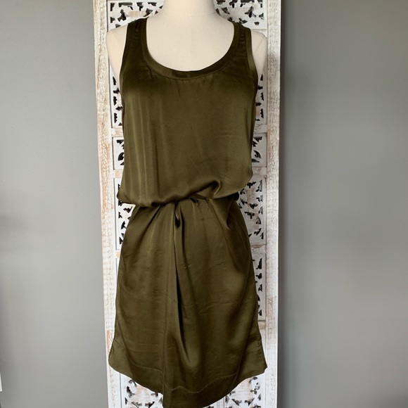 Nili Lotan Dresses & Skirts - Nili Lotan olive silk tie waist dress 1433